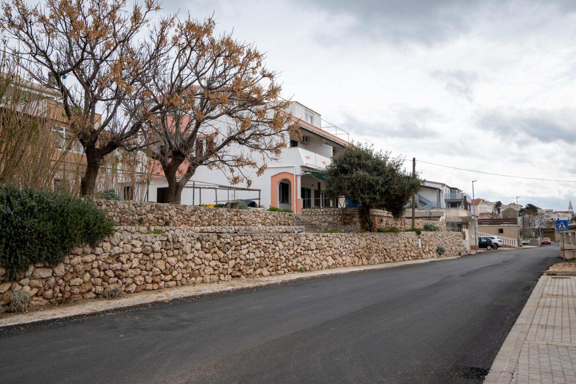 Apartments And Rooms With Parking Space Zubovici, Pag - 16063 Ngoại thất bức ảnh